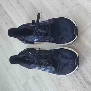 Adidas Women’s Ultraboost 4.0 Core Black Athletic Running Shoes Size 7.0